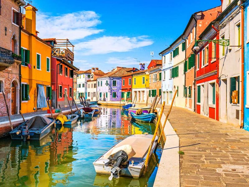 venice-landmark-burano-island-canal-colorful-house-small.jpg